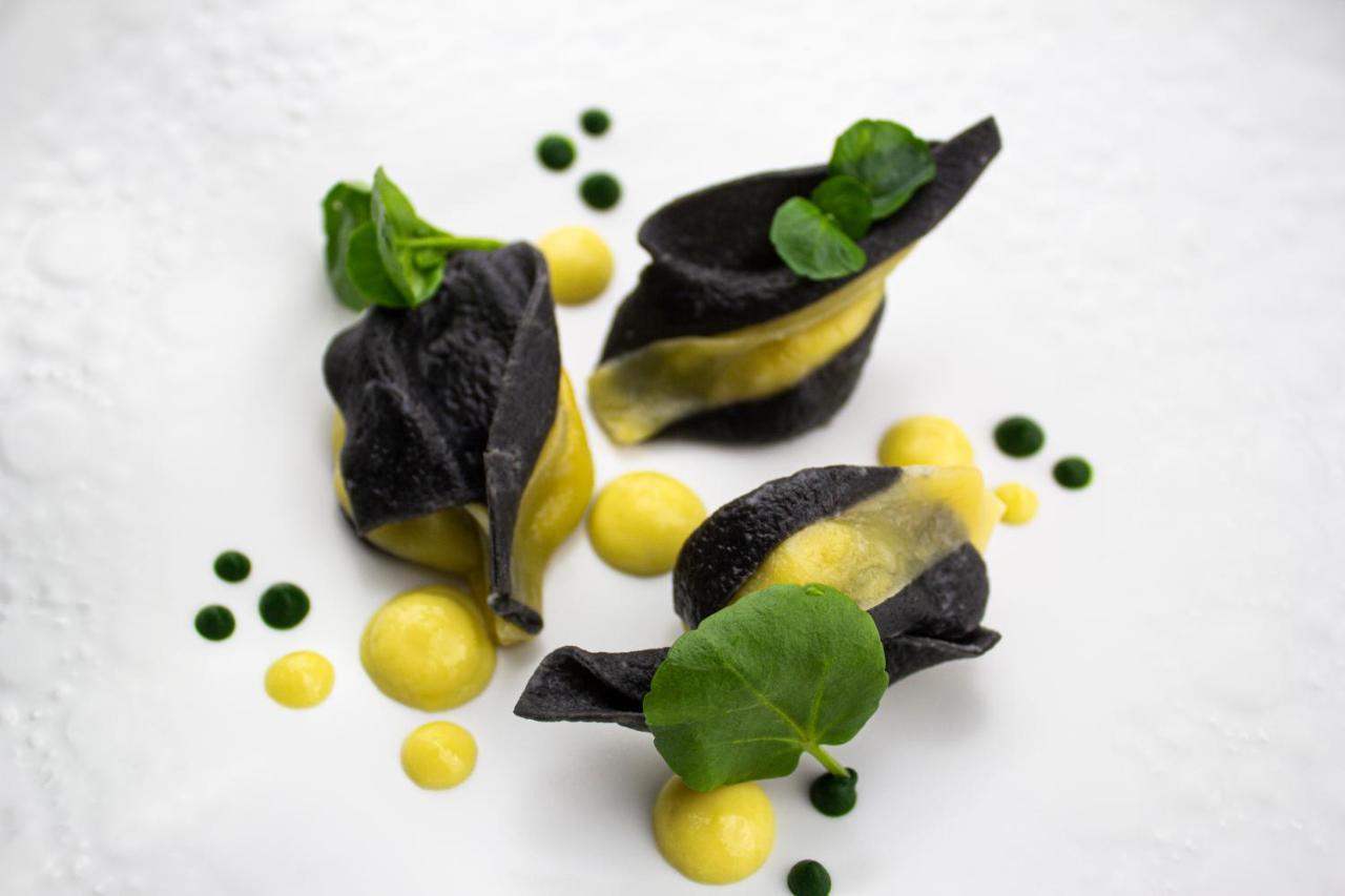 Chateau D'Origny, Chambres D'Hotes Et Restaurant Gastronomique Ouches Bagian luar foto