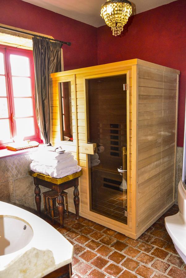 Chateau D'Origny, Chambres D'Hotes Et Restaurant Gastronomique Ouches Bagian luar foto