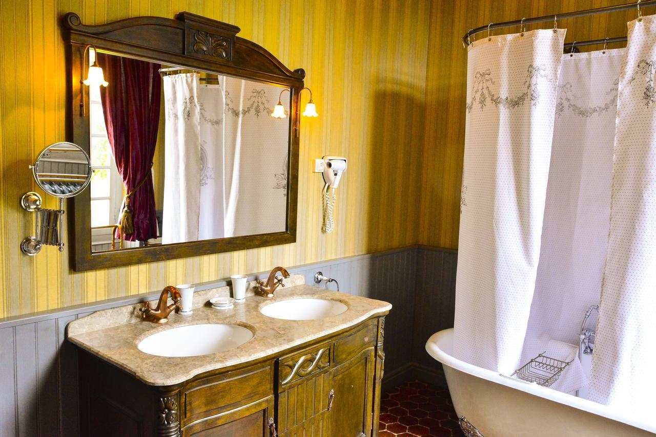 Chateau D'Origny, Chambres D'Hotes Et Restaurant Gastronomique Ouches Bagian luar foto