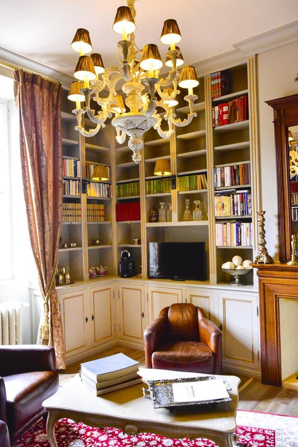 Chateau D'Origny, Chambres D'Hotes Et Restaurant Gastronomique Ouches Bagian luar foto