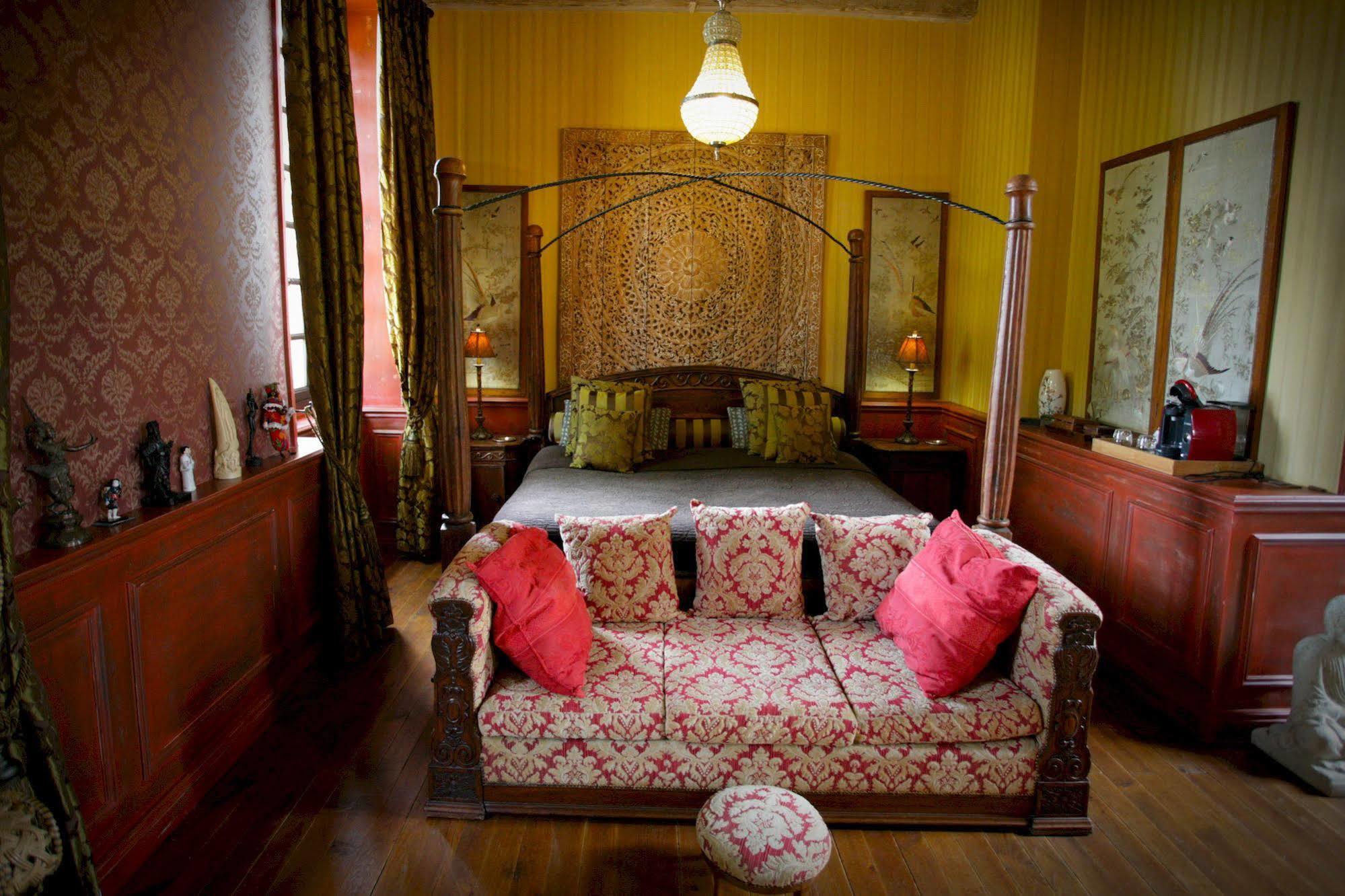 Chateau D'Origny, Chambres D'Hotes Et Restaurant Gastronomique Ouches Bagian luar foto