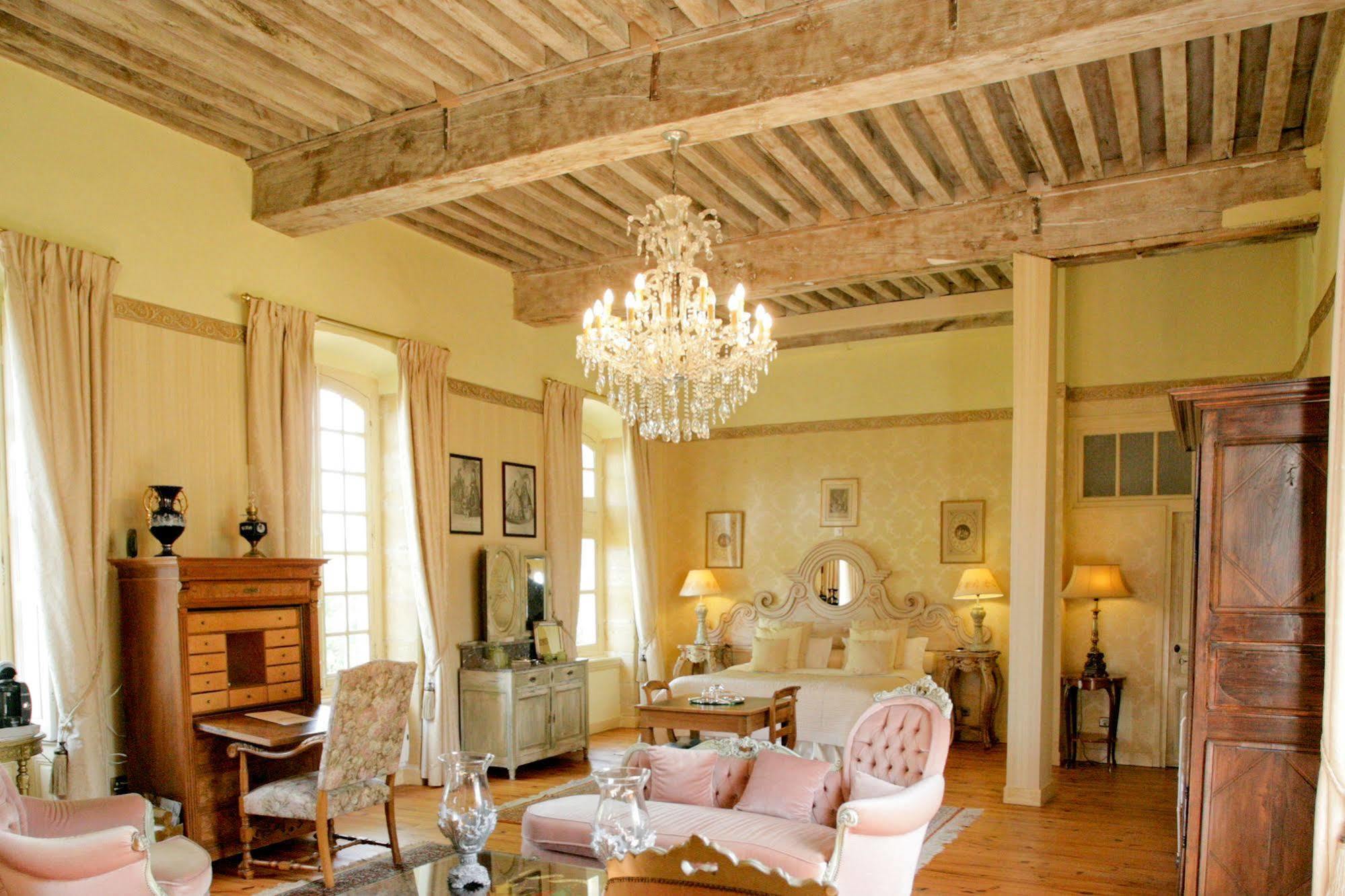 Chateau D'Origny, Chambres D'Hotes Et Restaurant Gastronomique Ouches Bagian luar foto